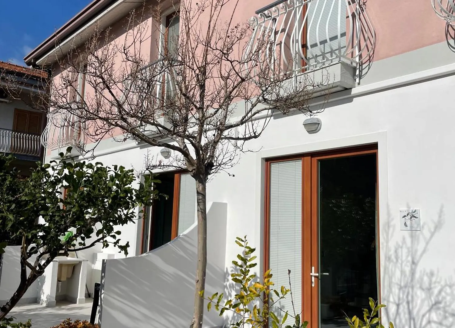 Tuttifrutti Holiday Acireale Italy